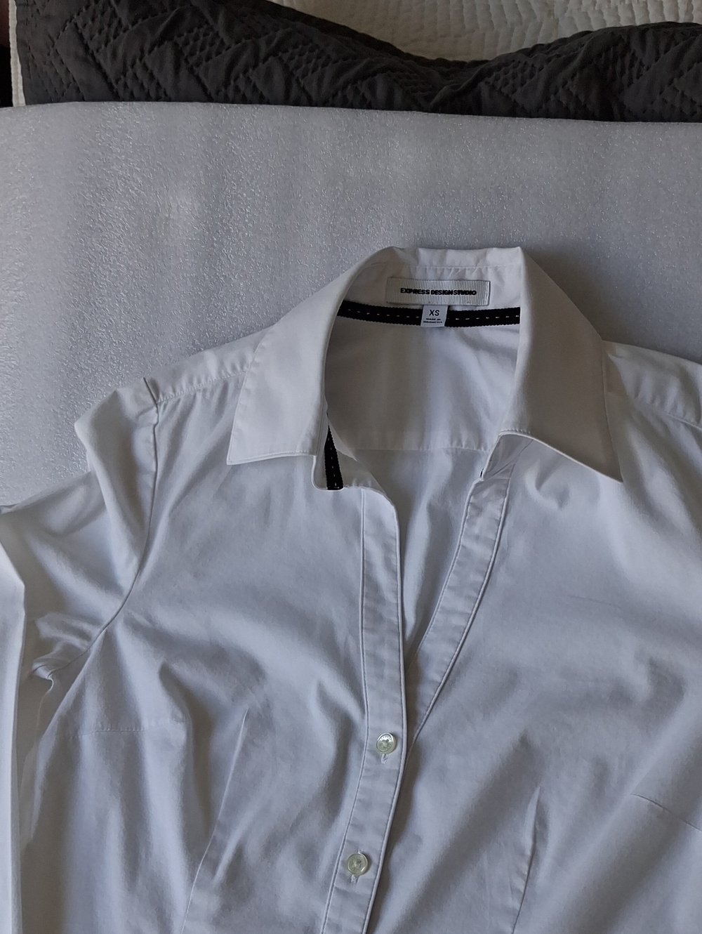 Express Design STUDIO White Men's Dress Shirt.
